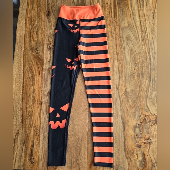 SALE: Vastitch Halloween Leggings Size: XS - Picture 4 of 5